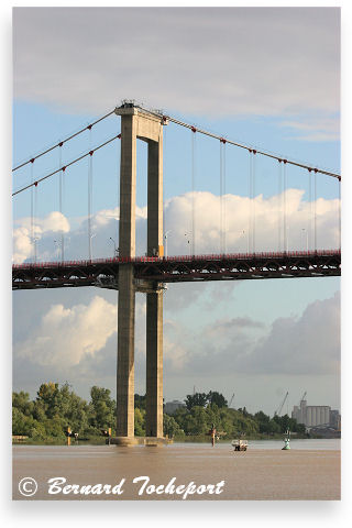 Bordeaux pont d'Aquitaine : 33-bordeaux.com