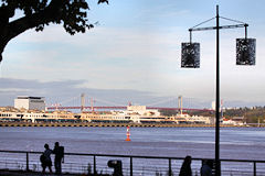 Bordeaux : pont d'Aquitaine vu depuis les quais