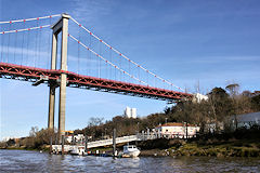 Embarcadère de Lormont au pied du pont d'Aquitaine