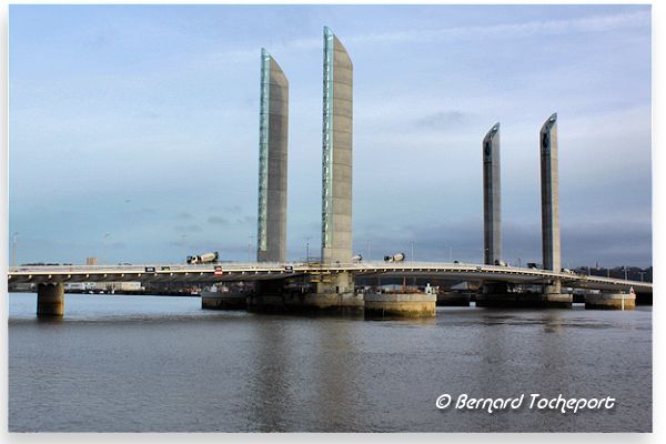 Construction du pont Bacalan Bastide : 33-bordeaux.com