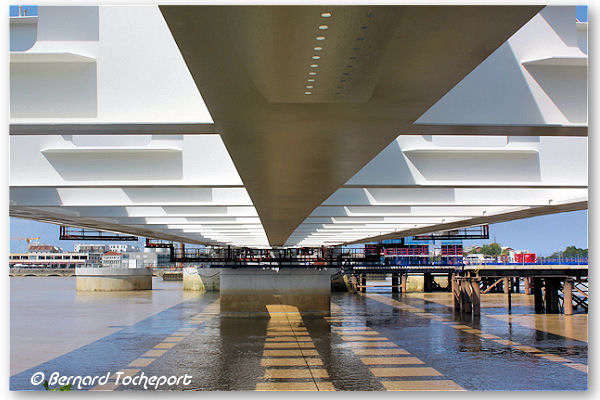 Construction du pont Bacalan Bastide : 33-bordeaux.com