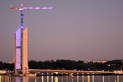 Décembre 2011 :une grue illuminée sur le chantier | 33-bordeaux.com