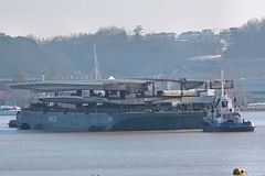 Février 2012 : barge SARENS avec les 2 éléments du tablier | 33-bordeaux.com