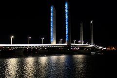 Pont Jacques Chaban Delmas illuminé : bleu marée haute -  photo 33-bordeaux.com