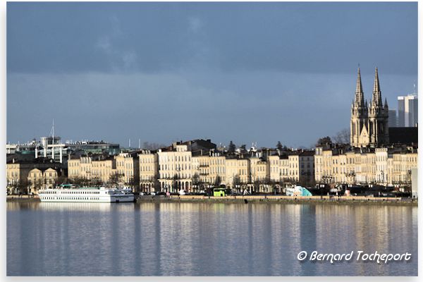 Bordeaux pont levant Chaban Delmas : 33-bordeaux.com