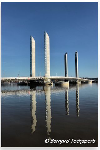 Bordeaux pont levant Chaban Delmas : 33-bordeaux.com