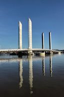 Pont Jacques Chaban Delmas et reflets dans la Garonne -  photo 33-bordeaux.com