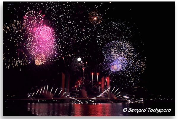 Feu d'artifice inauguration pont Chaban Delmas : 33-bordeaux.com