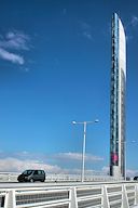 Véhicule et pylône du pont Chaban Delmas -  photo 33-bordeaux.com