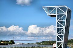 Poste de commande du pont Chaban Delmas et pont d'Aquitaine -  photo 33-bordeaux.com