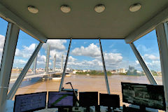 Poste de commande manoeuvres du pont Chaban Delmas| Photo 33-bordeaux.com
