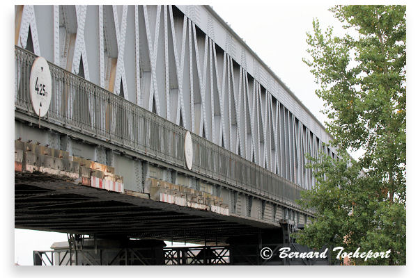 Bordeaux rive droite la passerelle Gustave Eiffel | Photo Bernard Tocheport