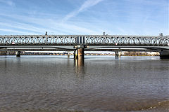 Les ponts de Bordeaux avec la passerelle Eiffel en premier plan | Photo Bernard Tocheport