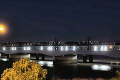 Bordeaux passerelle Eiffel exceptionellement illuminée | Photo Bernard Tocheport