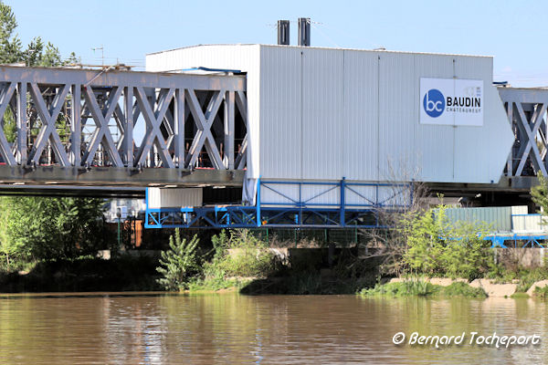 Bordeaux cabine Baudin Chateauneuf installée sur la passerelle Eiffel | Photo Bernard Tocheport