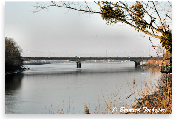 Bordeaux berges de la Garonne et pont François Mitterrand | Photo Bernard Tocheport