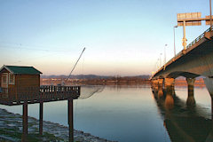 Bordeaux cabane de pêcheur près du pont François Mitterrand | Photo Bernard Tocheport