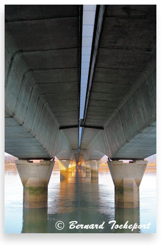 Bordeaux le dessous du pont François Mitterrand | Photo Bernard Tocheport
