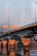 Bordeaux pont François Mitterrand face à l'émetteur de Bouliac | Photo 33-bordeaux.com