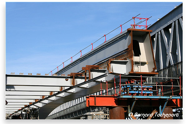 Bordeaux  avancée du pont Garonne en cours de construction | Photo Bernard Tocheport