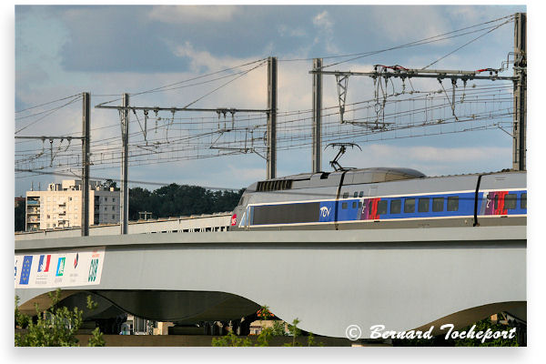 Bordeaux pont ferroviaire Garonne : 33-bordeaux.com