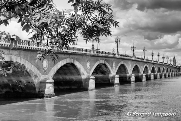 Perspectivedu pont de pierre à Bordeaux sur Sainte Marie de la Bastide | Photo Bernard Tocheport
