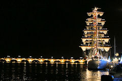 Bordeaux voilier Cuauhtémoc et pont de pierre la nuit | Photo Bernard Tocheport