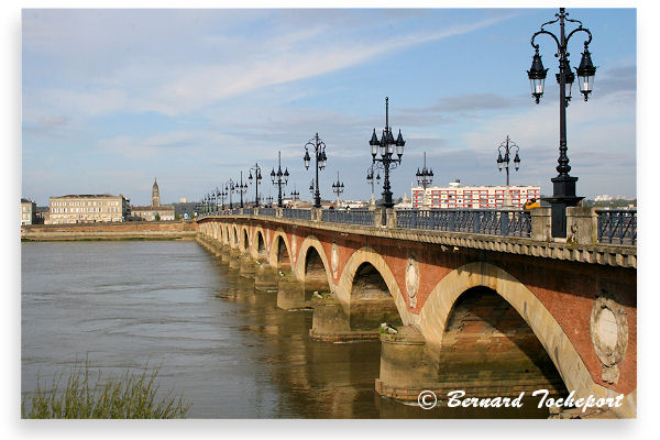 Bordeaux pont de pierre depuis la rive droite | Photo Bernard Tocheport