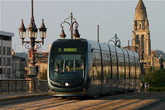 Bordeaux tram ligne A sur le pont de pierre | Photo Bernard Tocheport