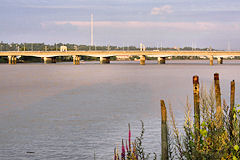 Bordeaux le pont Saint Jean vu depuis le quai des sports | Photo 33-bordeaux.com