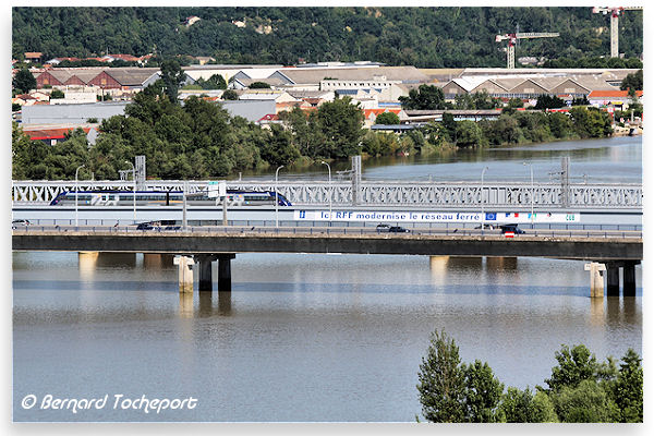 Bordeaux le pont Saint Jean et les ponts ferroviaires | Photo 33-bordeaux.com