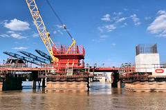 Depuis le fleuve construction pont Simone Veil à Bordeaux | Photo Bernard Tocheport