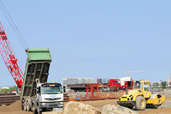 Engins de chantier et construction estacade pont Simone Veil | Photo Bernard Tocheport