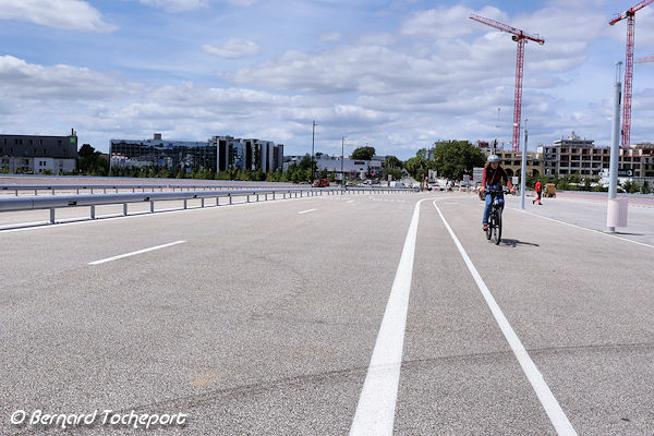 Bordeaux voies de circulation du pont Simone Veil | Photo Bernard Tocheport
