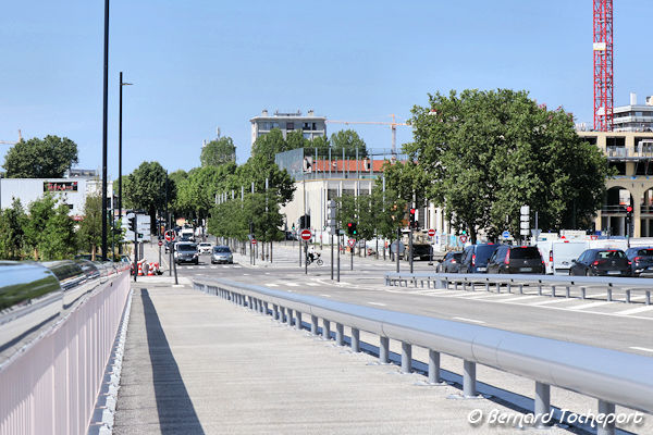 Voie piétons du pont Simone Veil côté Jean Jacques Bosc | Photo Bernard Tocheport