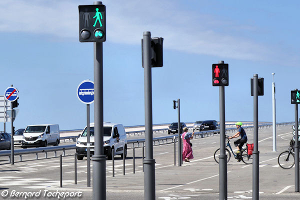 Signalisation du pont Simone Veil à Bordeaux | Photo Bernard Tocheport