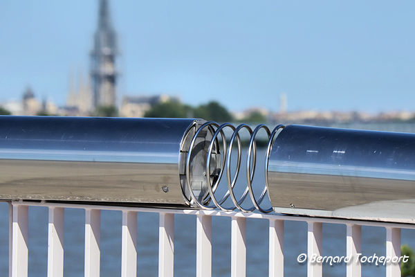 Raccordement lisse du pont Simone Veil au niveau joint de dilatation | Photo Bernard Tocheport