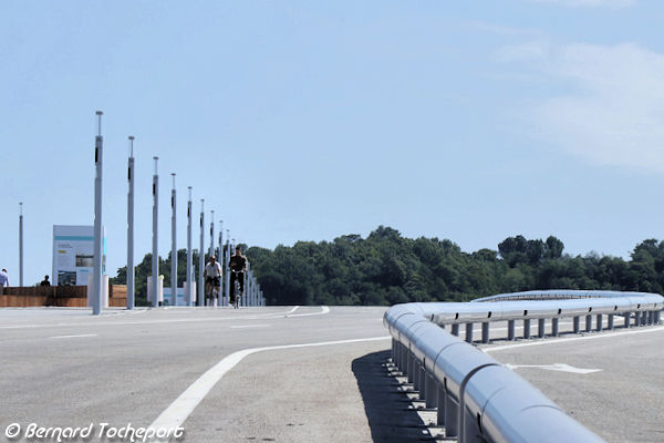 Bordeaux cheminement du séparateur de voies pont Simone Veil | Photo Bernard Tocheport