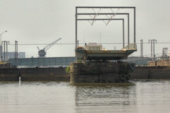 Bordeaux position du pont tournant ouvert au passage bateaux | Photo Bernard Tocheport