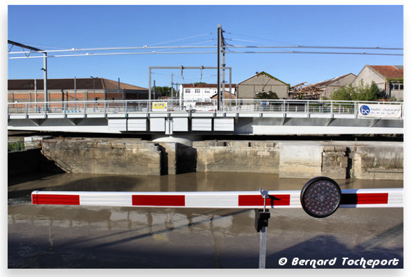 Fermeture à la circulation du pont tournant de Bordeaux | Photo Bernard Tocheport