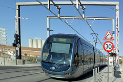 Tram de Bordeaux sur le pont tournant | Photo Bernard Tocheport