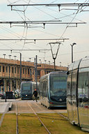 Bordeaux trams aux bassins à flot face au pont tournant | Photo Bernard Tocheport