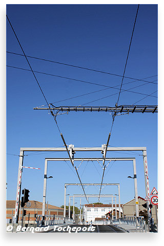 Bordeaux structures aériennes pont tournant du Tram | Photo Bernard Tocheport