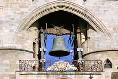 Bordeaux la cloche Armande Louise et le blason de la ville | Photo Bernard Tocheport