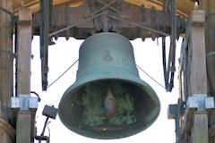 Bordeaux le marteau frappe la Grosse Cloche Armande Louise en mouvement | Photo Bernard Tocheport