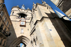 Bordeaux la Grosse Cloche et l'église Saint Eloi | Photo Bernard Tocheport