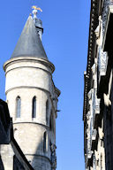 Bordeaux vision latérale de la Grosse Cloche depuis la rue Teulère | Photo Bernard Tocheport