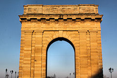 Lever de soleil sur la porte de Bourgogne -  photo 33-bordeaux.com