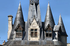 Bordeaux toits en ardoise de la Porte Cailhau | Photo Bernard Tocheport
