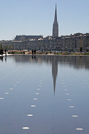 Mariage entre la flèche Saint Michel et le miroir d'eau -  photo 33-bordeaux.com